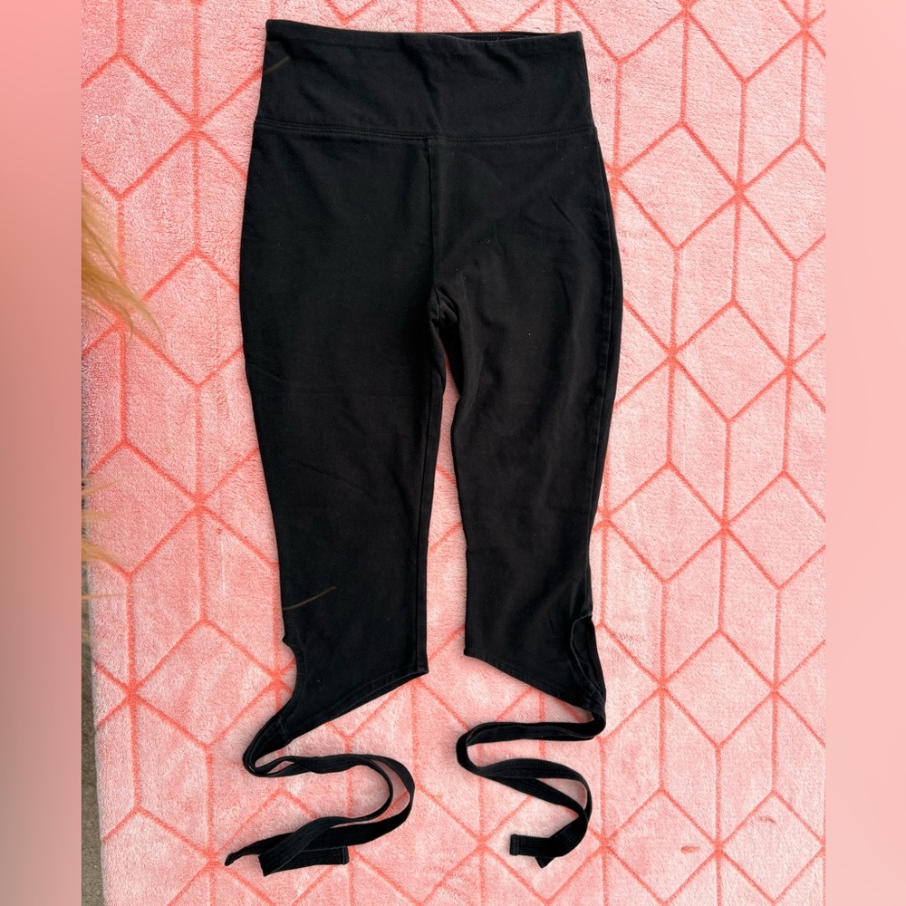 Mossimo Supply Co. Black 3/4th Leggings with Straps